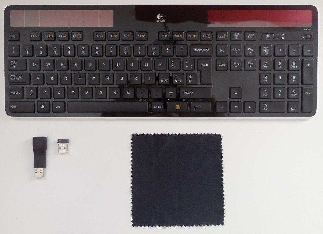 logitech k750 contenuto confezione