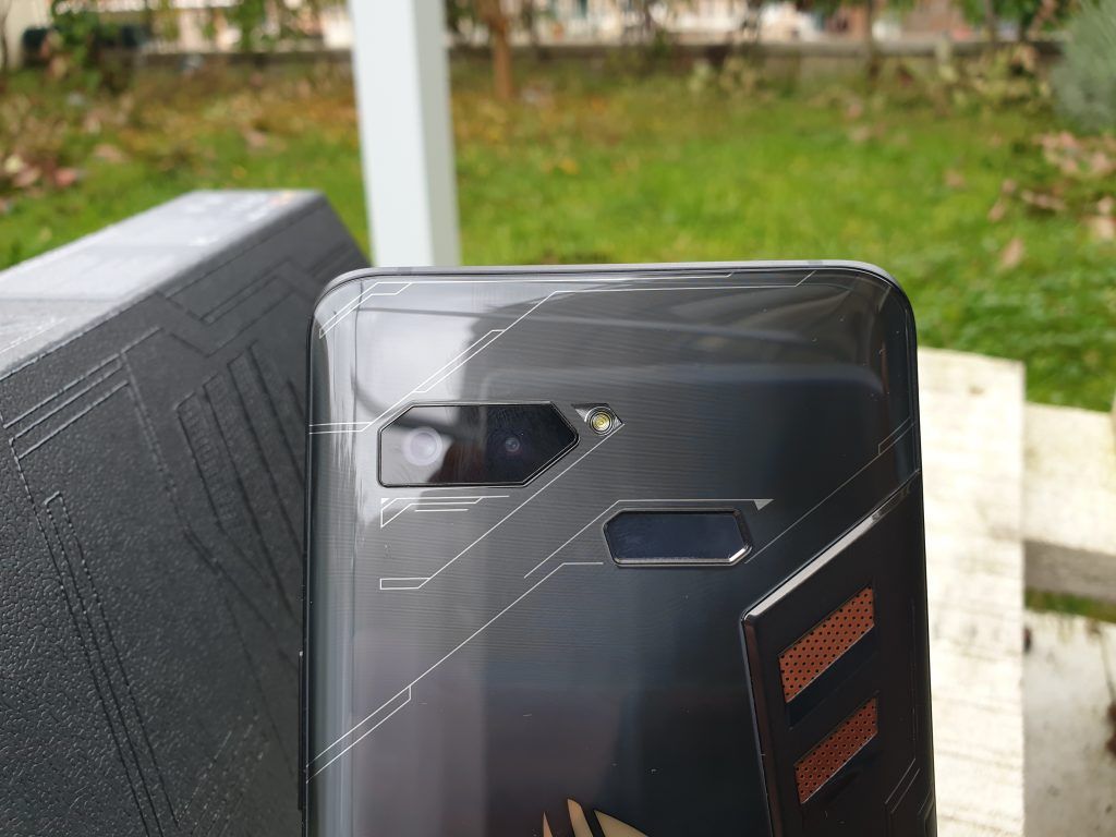 Asus ROG Phone doppia fotocamera