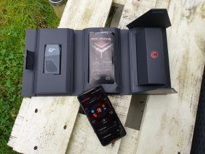 Asus ROG Phone scatola aperta