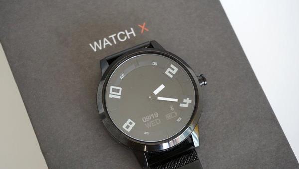 Recensione Lenovo Watch X: Display