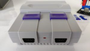 Recensione NES Mini cinese SN-02 - porte controller e pulsanti