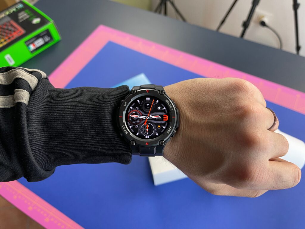 Recensione Amazfit T-Rex Pro al polso