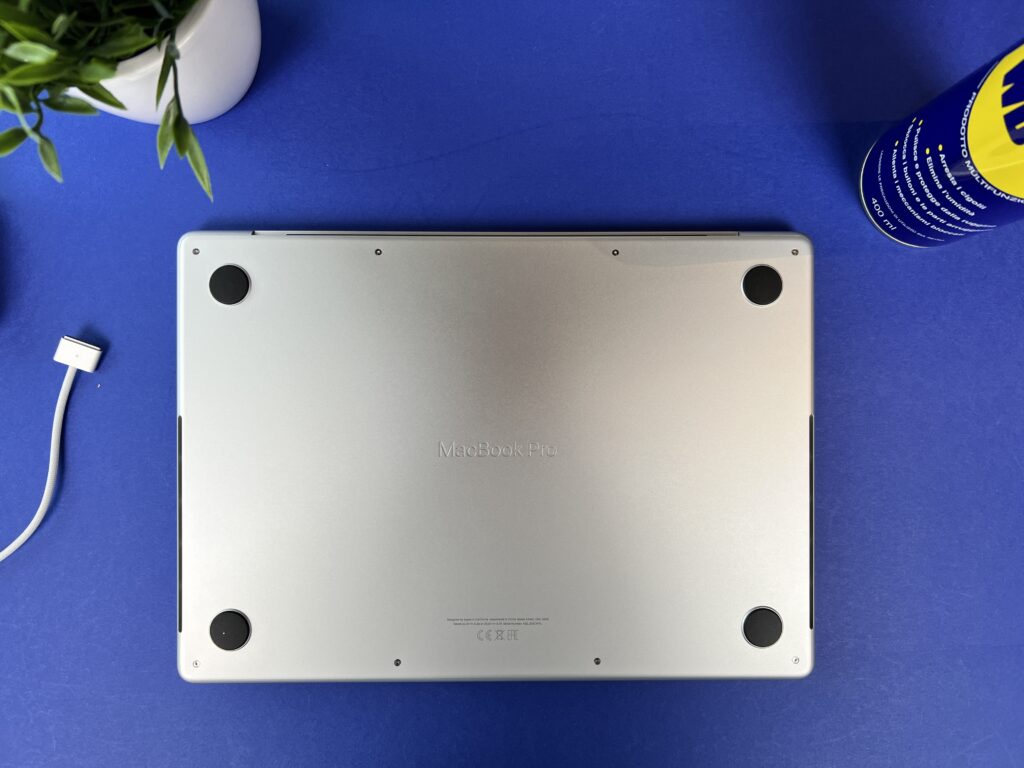 MacBook Pro 14 M1 Pro interno e cavo magsafe