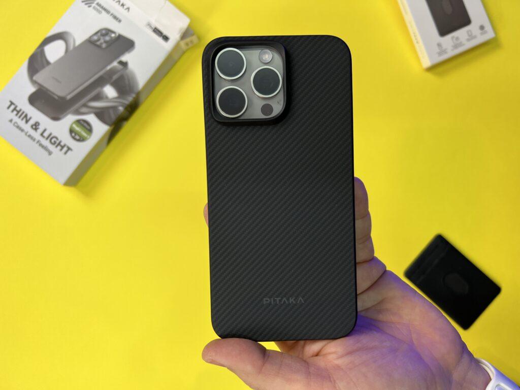 Recensione cover Pitaka MagEZ Case 4 per iPhone 15 - nero