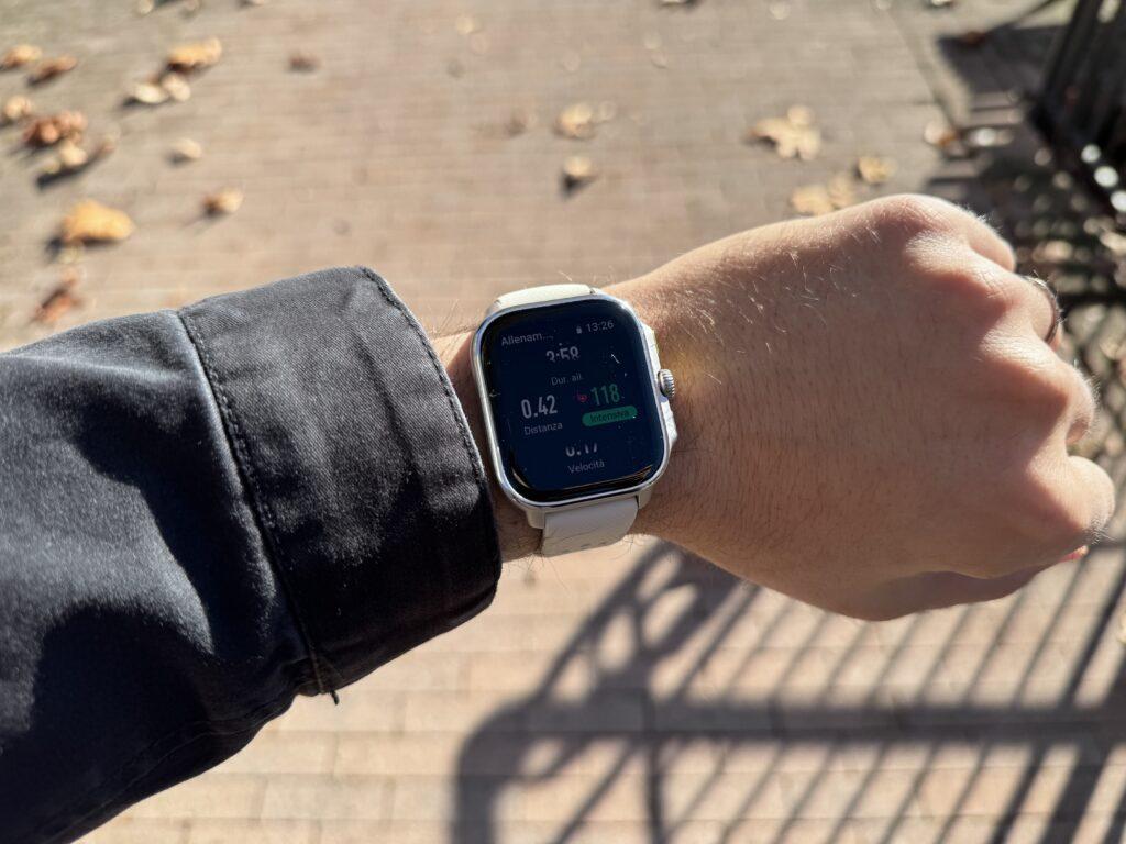 Recensione Amazfit Cheetah Square schermo all'aperto