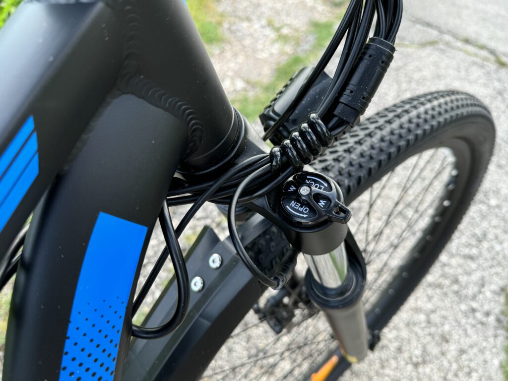 Recensione Duotts C29 bici elettrica - blocco e regolazione forcella