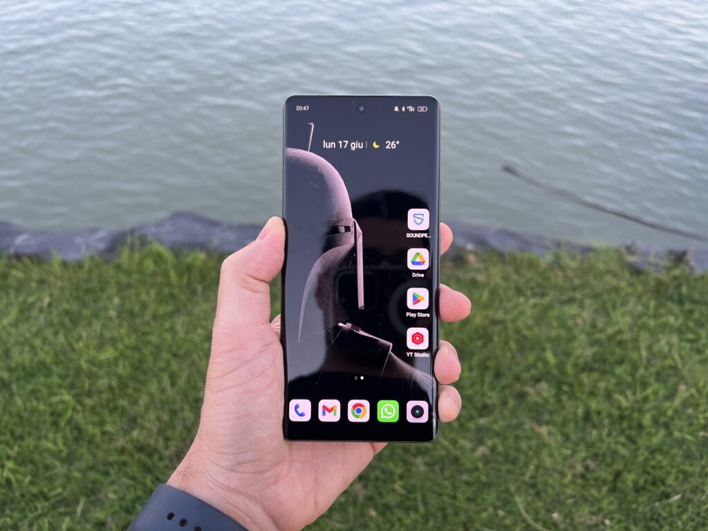 Recensione Realme GT6 - display